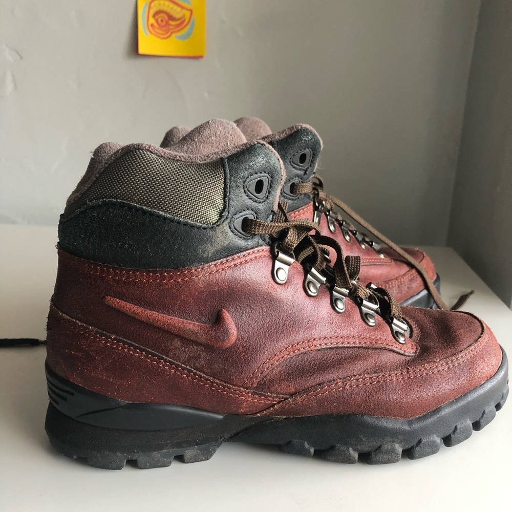 Vintage Nike hiking boots